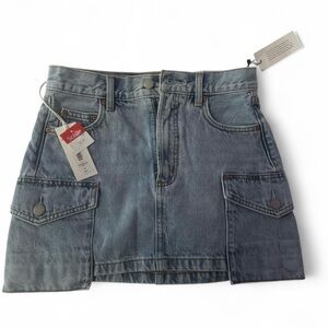 ARITZIA-90s Cargo Mid Rise Mini Skirt